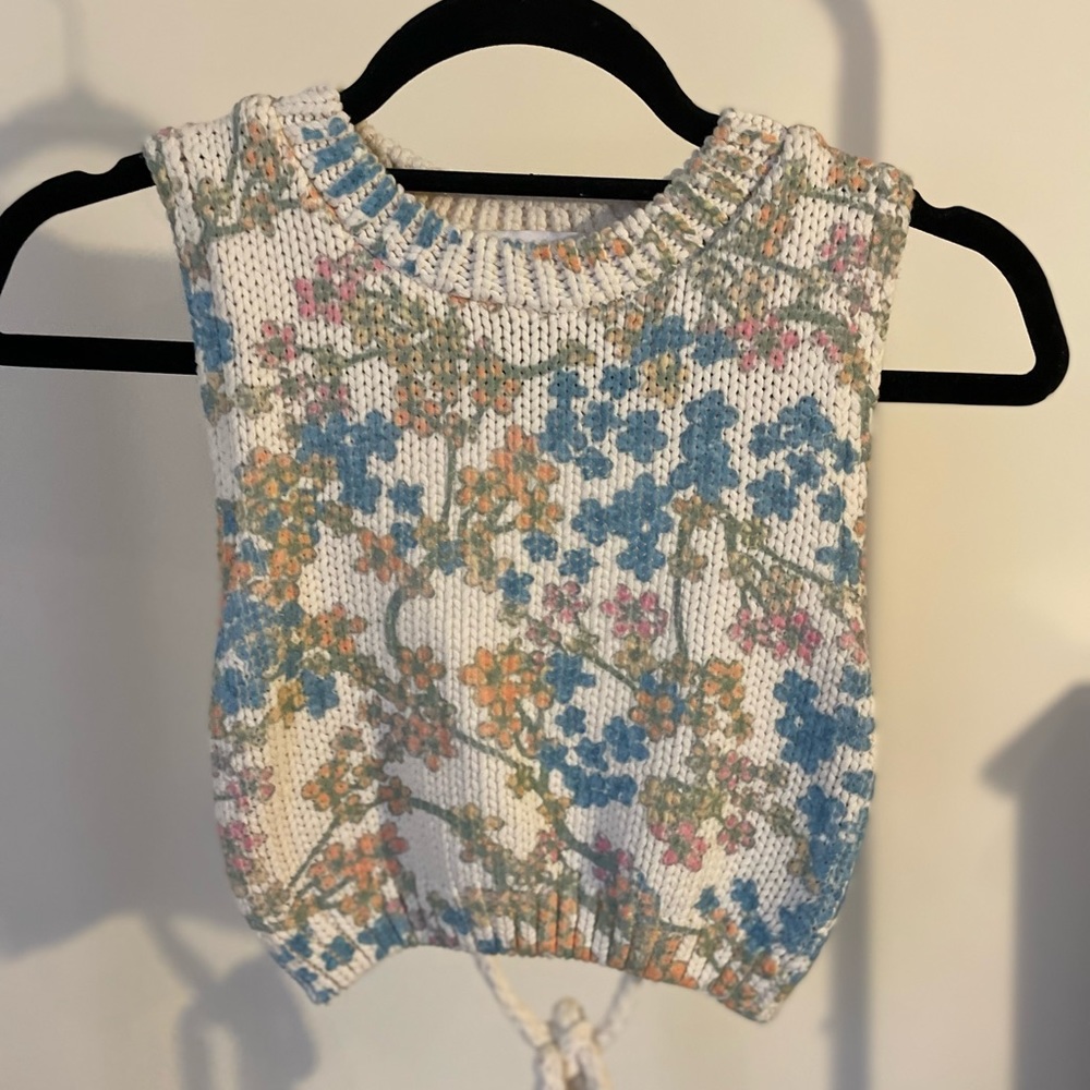 Cropped knit floral top
